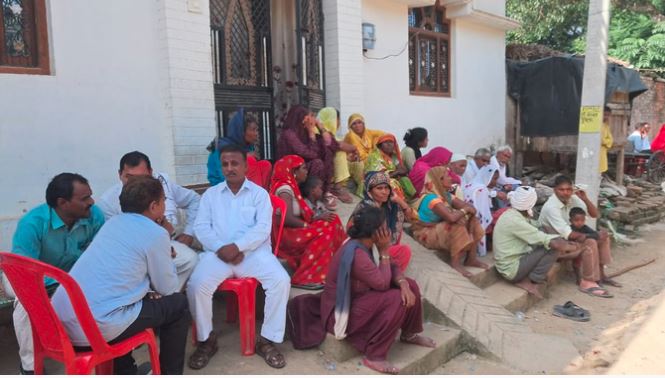 Ayodhya News : बीकापुर में संदिग्ध हालात में मामा-भांजे सहित तीन लोगों की मौत, परिवार में मचा कोहराम