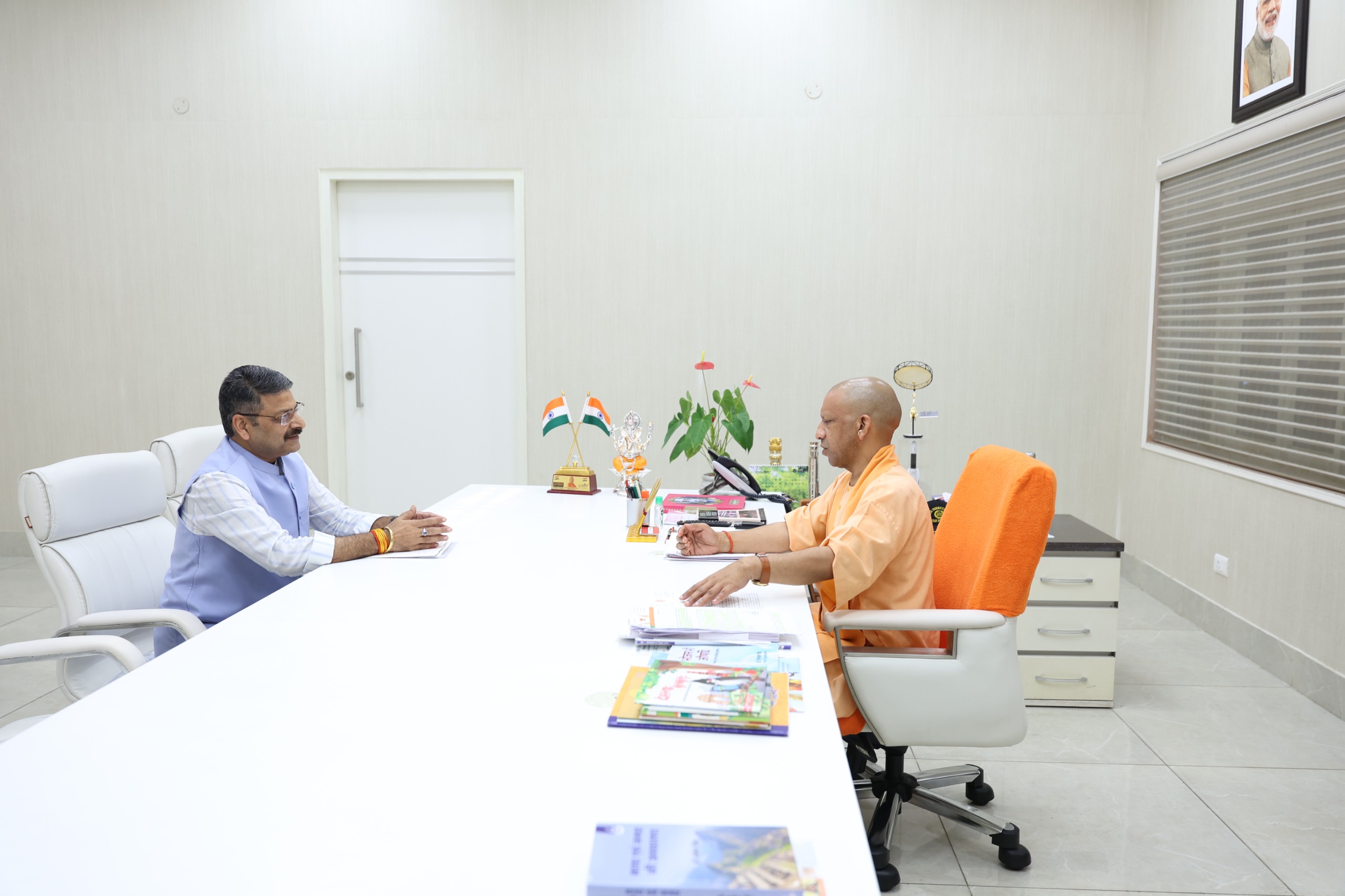 मुरादाबाद में चिकित्सकीय सुविधाएं बढ़ाये जाने, सरकारी मेडिकल कॉलेज स्थापना की मांग को लेकर सीएम योगी से मिले भाजपा विधायक रितेश गुप्ता