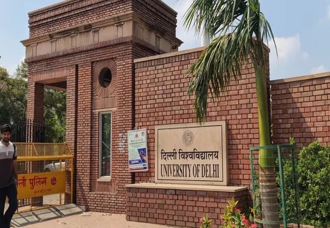 DU Vacancy 2025 : दिल्ली यूनिवर्सिटी ने प्रोफेसर और एसोसिएट प्रोफेसर पदों पर भर्ती का नोटिफिकेशन किया जारी, 21 अक्तूबर तक करें आवेदन