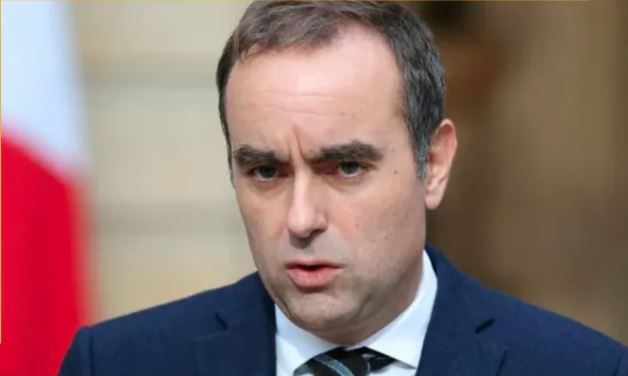 फ्रांस के राष्ट्रपति मैक्रों का दाव पड़ा उल्टा, पीएम सेबेस्टियन ने एक महीने में दिया इस्तीफा, क्या है वजह?