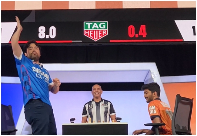 Video- गुकेश से जीतने के बाद अमेरिकी खिलाड़ी ने की अभद्रता, चेस बोर्ड के किंग को दर्शकों में फेंका