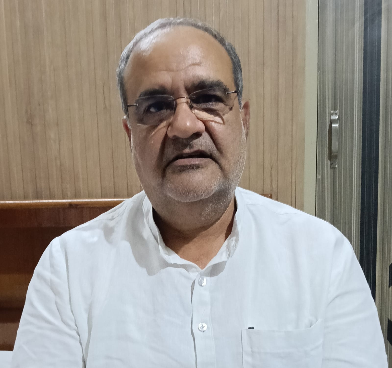 अखिलेश यादव कहते हैं “रोशनी के बाद का अंधेरा अच्छा नहीं” जबकि असली अंधेरा तो उनकी सोच में है:- भूपेंद्र चौधरी