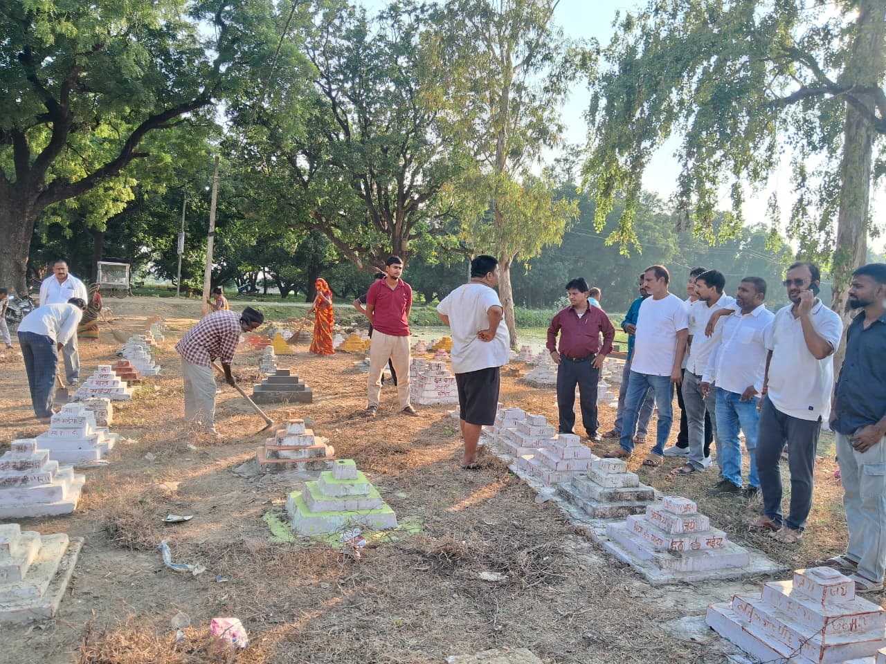 NAUTANWA:पालिका अध्यक्ष ने छठ घाटों पर किया व्यवस्थाओं का निरीक्षण