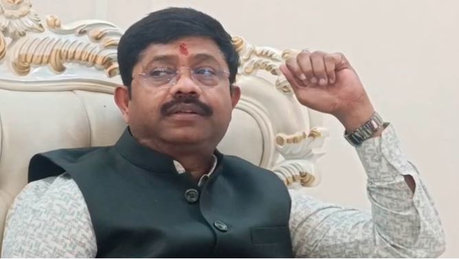 मंत्री नन्द गोपाल गुप्ता ने प्रबंधक यूपीसीडा हेमेंद्र प्रताप सिंह को किया बर्खास्त, लगे थे ये आरोप