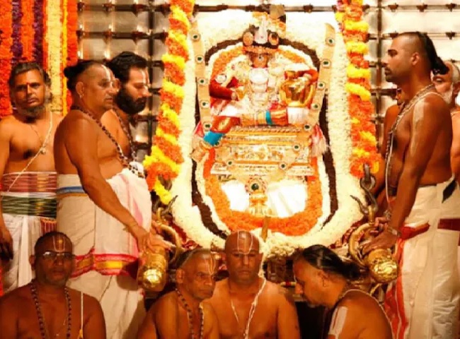 केरल हाईकोर्ट का बड़ा फैसला, मंदिर का पुजारी बनने के लिए किसी खास जाति या वंश का होना जरूरी नहीं