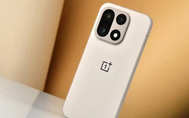 Oneplus 15 Launching Date : वनप्लस में 15 मिलेगा सबसे पावरफुल प्रोसेसर , जानें आ गई लांचिंग डेट