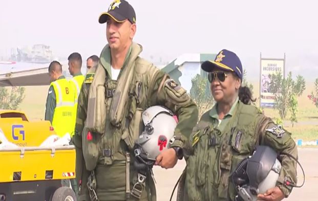 President Droupadi Murmu Rafale flight : राष्ट्रपति मुर्मू ने अंबाला एयरफोर्स स्टेशन से राफेल में भरी उड़ान , दुनिया के सामने प्रदर्शित किया शौर्य और साहसिक नेतृत्व