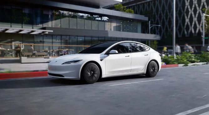 Tesla: टेस्ला ने लॉन्च किया मॉडल Y और मॉडल 3 का सस्ता वेरिएंट , जानें सभी वेरिएंट की कीमतें