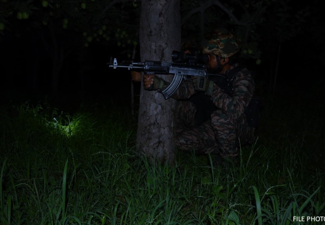 जम्मू-कश्मीर के कुपवाड़ा में सेना ने 2 आतंकवादियों को किया ढेर, घुसपैठ की कोशिश नाकाम