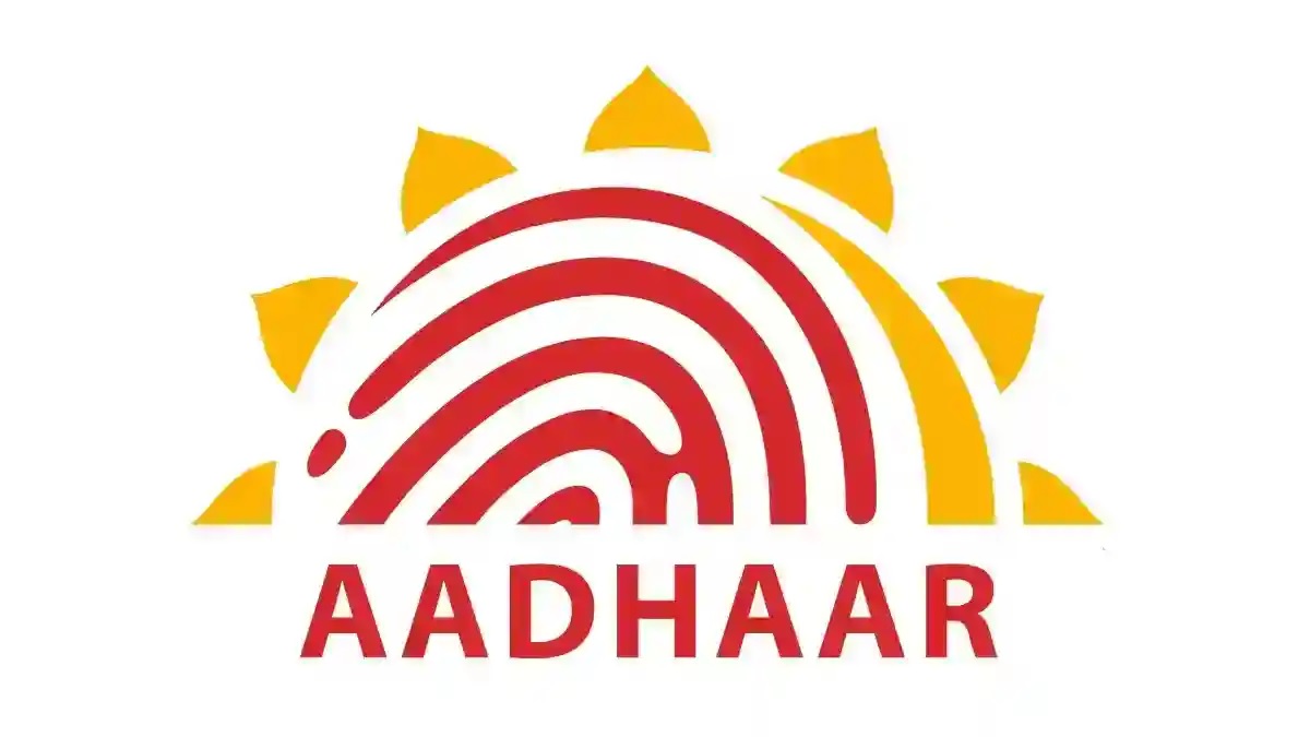 UIDAI Updates : 1 नवंबर से बदल जाएंगे आधार से जुड़े ये तीन नियम, अब घर बैठे ही होगा अपडेट