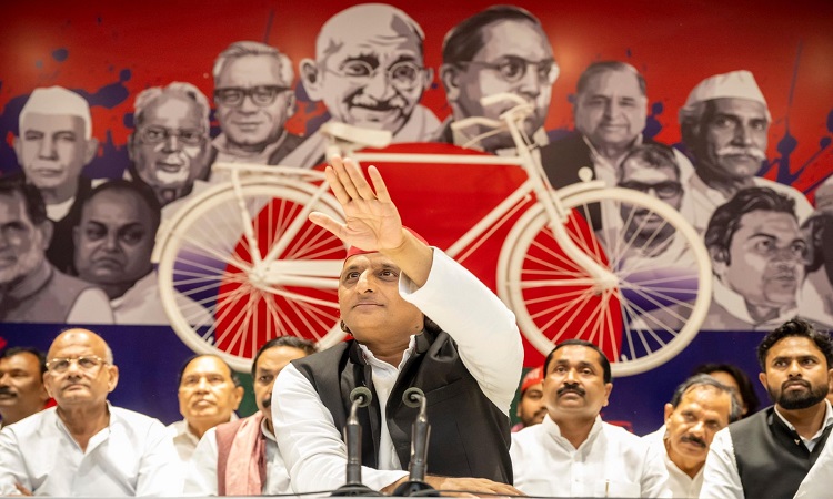 बिहार के लोग साम्प्रदायिक लोगों को कभी नहीं स्वीकार करते हैं, भाजपा डिवाइड एण्ड रूल के रास्ते पर चल रही: अखिलेश यादव