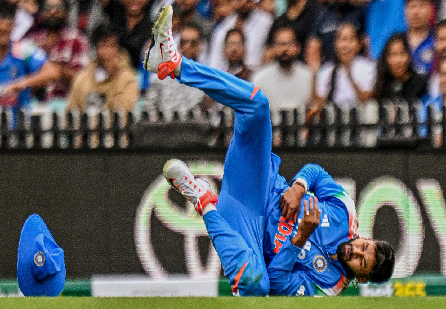 shreyas Iyar health update : श्रेयस अय्यर के सेहत में हुआ सुधार , ICU से बाहर पर अस्पताल में रहेंगे भर्ती