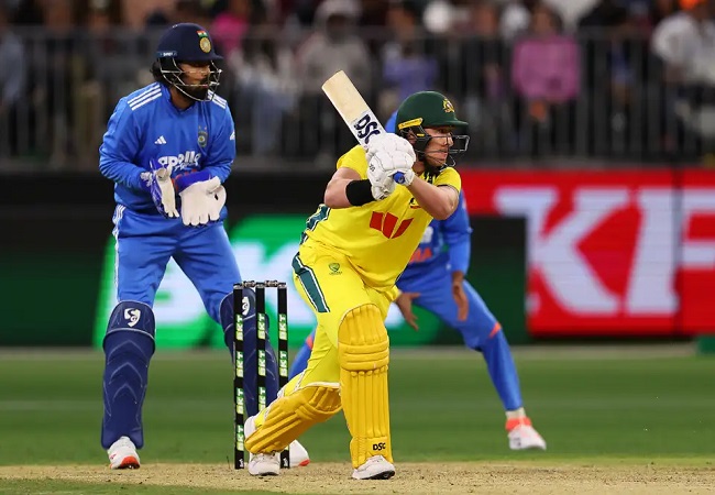 ऑस्ट्रेलिया ने भारत को लगातार दूसरे वनडे में हरा कर जीती सीरीज