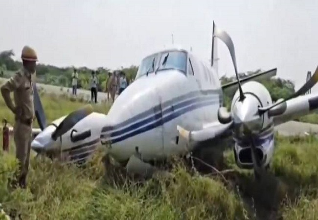 फर्रुखाबाद में टेक-ऑफ के बाद मैदान में गिरा पाईवेट जेट, विमान में सवार थे एसबीआई हेड सुमित शर्मा और एमडी अजय अरोड़ा