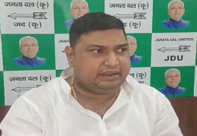 चुनाव से पहले जेडीयू को बड़ा झटका, सिर्फ एक मिनट की देरी से पहुंचे मंत्री जयंत राज नहीं दाखिल कर पाए नामांकन