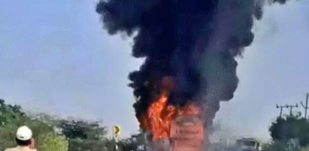 राजस्थान के जैसलमेर-जोधपुर हाईवे पर दर्दनाक हादसा: चलती बस में लगी आग, कई यात्री आग में झुलसे, स्थिति गंभीर
