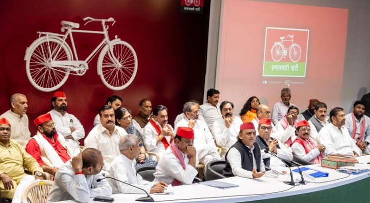 अखिलेश यादव ने योगी सरकार पर साधा निशाना, कहा-कानून व्यवस्था में सुधार एनकाउंटर से नहीं फील्ड में अच्छे अधिकारियों की तैनाती से होगा