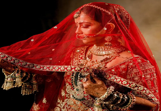 Avika Gor Wedding: बालिका वधू की ‘आनंदी’ ने की शादी , पति ने गोद में उठाकर दिए पोज