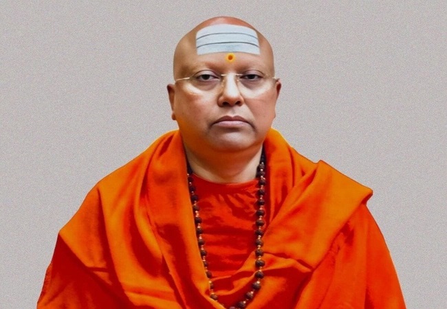 धर्मगुरु चैतन्यानंद सरस्वती को लेकर पुलिस ने किया बड़ा खुलासा, दुबई तक लड़कियों को करता था सप्लाई