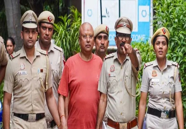 चैतन्यानंद सरस्वती उर्फ पार्थसारथी की जमानत याचिका सुनने से पहले एडिशनल जज अतुल अहलावत ने केस से खुद को किया अलग