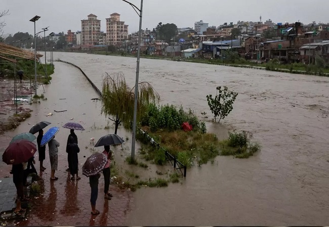 नेपाल में भूस्खलन और बाढ़ से 18 लोगों की मौत, कोशी नदी सहित कई नदियां उफान पर