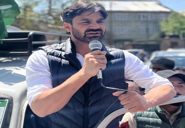 पी​डीपी के विधायक वहीद पारा ने आप एमएलए मेहराज मलिक की रिहाई कि मांग