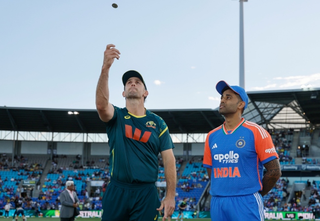 AUS vs IND 5th T20I Live: ऑस्ट्रेलिया ने जीता टॉस, भारत करेगा पहले बल्लेबाजी; रिंकू सिंह को मौका