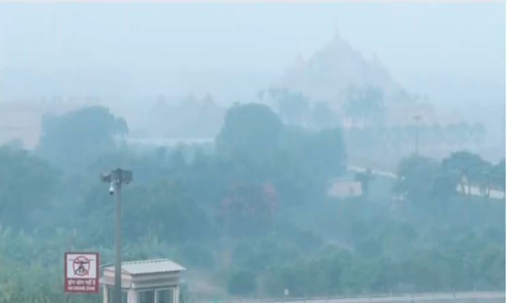 Delhi Pollution : आखिर कब तक ऐसे घुटती रहेंगी दिल्ली-NCR में सांसें? न घट रहा AQI , न स्मॉग…