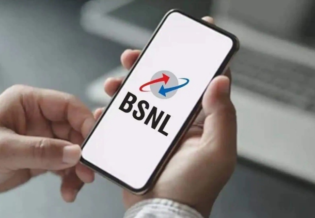 BSNL ने अपनी 25वीं वर्षगांठ पर लॉन्च किए दो जबर्दस्त प्लान, अनलिमिटेड कॉलिंग के साथ मिलेगा ज्यादा डेटा
