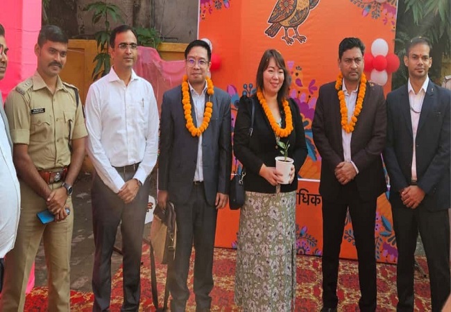 Bihar Assembly Election 2025 : बिहार चुनाव देखने पहुंचा 7 देशों का डेलिगेशन,मुजफ्फरपुर जिले में मतदान केंद्रों का दौराकर व्यवस्थाओं का लिया जायजा