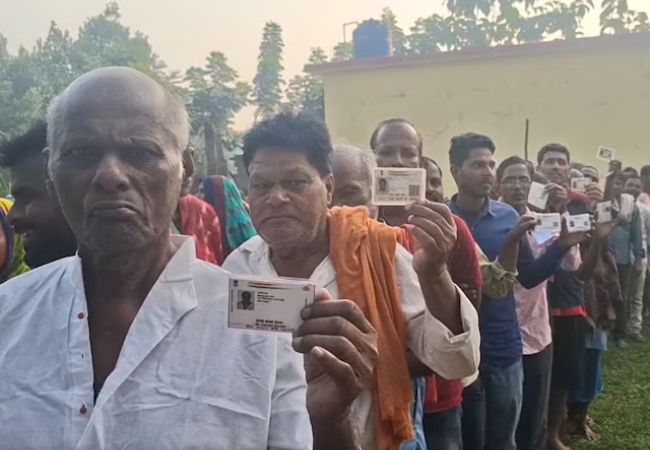 Bihar First Phase Voting Live: बिहार चुनाव के पहले चरण में 121 सीटों पर वोटिंग जारी, 1314 उम्मीदवारों की किस्मत का होगा फैसला
