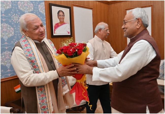 CM नीतीश कुमार ने राज्यपाल को सौंपा इस्तीफा, नई सरकार के गठन का रास्ता हुआ साफ