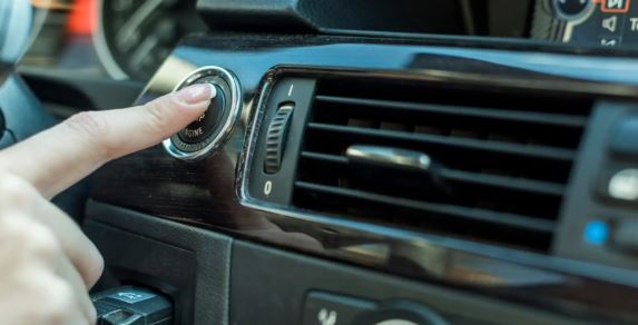 Car Heater In Winter : कार में ठंड से बचने के लिए हीटर चलाते समय इन बातों का रखें ध्यान , सफर आरामदायक हो जाएगा