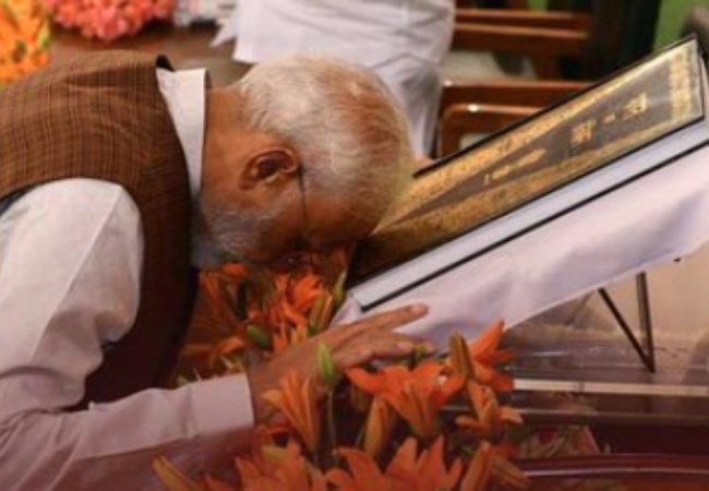 Constitution Day 2025: पीएम मोदी बोले- मानवीय गरिमा, बराबरी और स्वतंत्रता को सबसे ज़्यादा अहमियत देता है हमारा संविधान