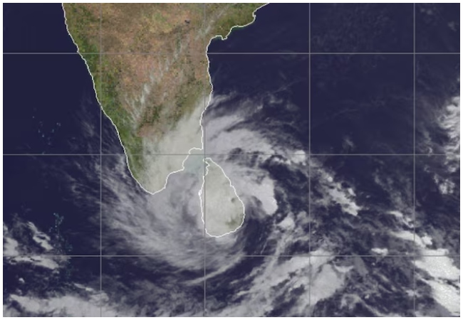 Cyclone Senyar and Ditwah: भारत के वेदर सिस्टम पर साइक्लोन दित्वा और सेन्यार असर, चार राज्यों में अलर्ट जारी