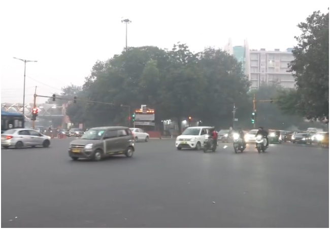 दिल्ली की हवा में कोई सुधार नहीं, आज सुबह ओवरऑल AQI 381 किया गया रिकॉर्ड