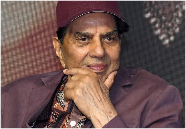 बॉलीवुड के ही-मैन धर्मेंद्र निधन पर करण जौहर ने लिखा भावुक पोस्ट, यह एक युग का अंत है…,आज स्वर्ग धन्य है