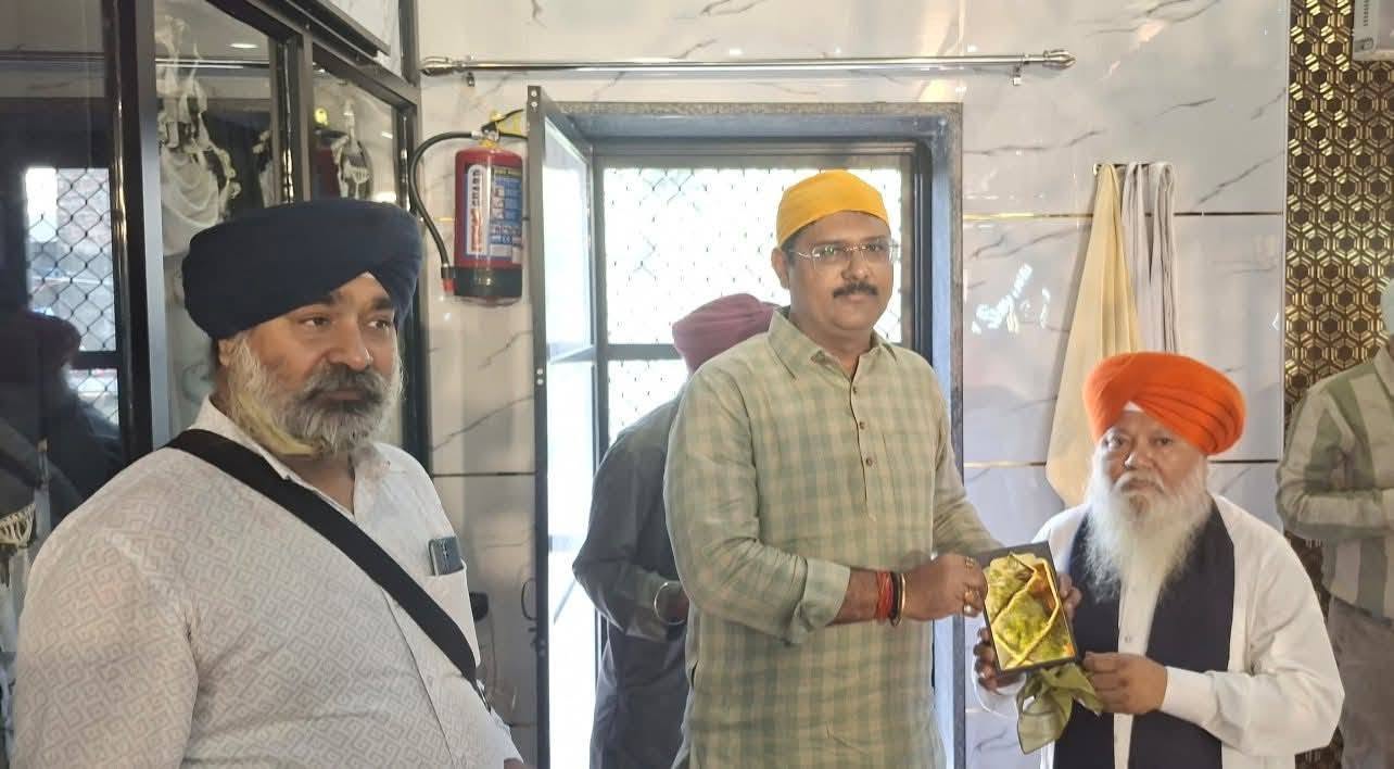 गुरु नानक देव की 556वीं जयंती पर नौतनवा में उमड़ा श्रद्धा का सैलाब