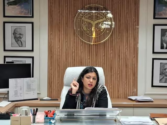 SIR में लापरवाही पर 60 BLO और 7 सुपरवाइजरों के खिलाफ डीएम का बड़ा एक्शन, कराई FIR