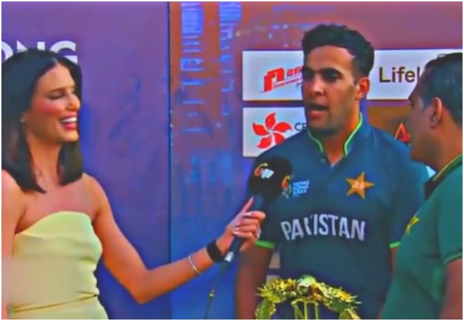 Video- Hong Kong Sixes जीतने के बाद PAK ने प्रेजेंटेशन सेरेमनी कराई घनघोर बेइज्जती, पूरी दुनिया में उड़ रही खिल्ली