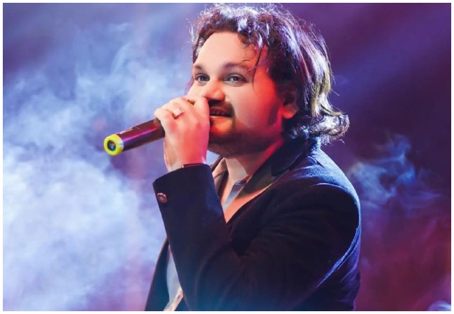 34 साल की उम्र में इस फेमस सिंगर ने दुनिया को कहा अलविदा, ये है मौत की वजह