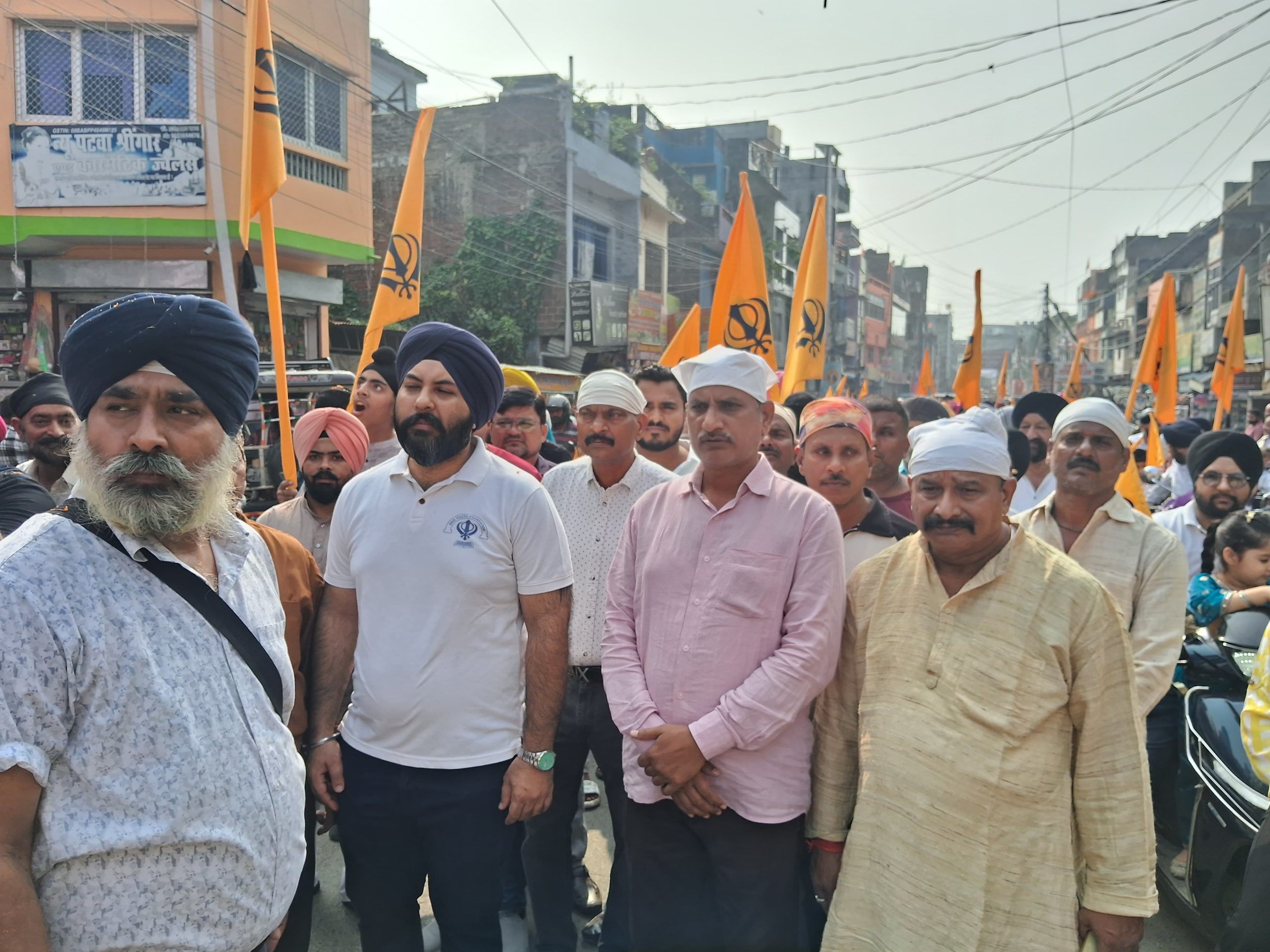 गुरुनानक देव जी के प्रकाश पर्व पर नौतनवा में निकला भव्य खालसा मार्च