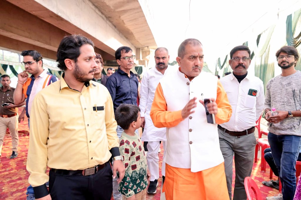 परी रेस्टोरेंट के स्वामी प्रदीप श्रीवास्तव की माताजी की तेहरवीं में पहुंचे मंत्री , मुरादाबाद के महापौर, कुंदरकी विधायक ठाकुर रामवीर सिंह ,आगज़नी की घटना में क्षति का किया अवलोकन