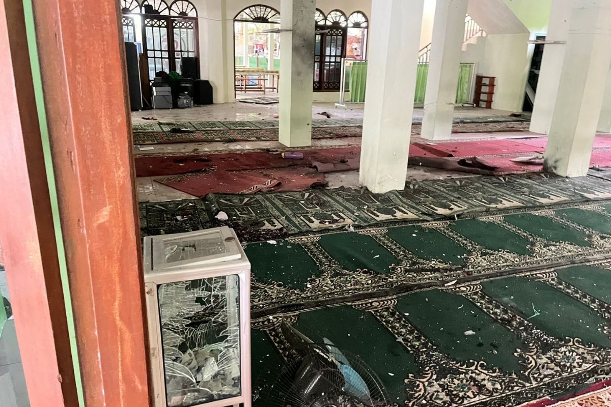 Indonesia Mosque Blasts : इंडोनेशिया मस्जिद में सीरियल ब्लास्ट में 54 लोग घायल, रेस्क्यू ऑपरेशन जारी