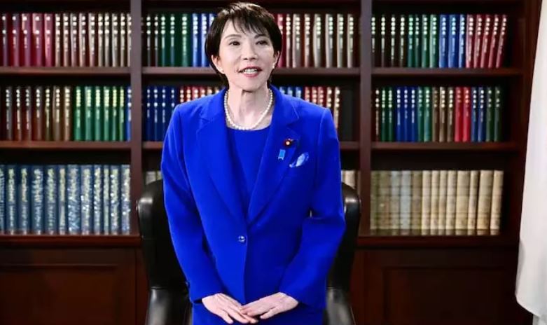 Japanese PM Takaichi : जापानी पीएम ताकाइची ने अपने और कैबिनेट मंत्रियों के वेतन में कटौती का रखा प्रस्ताव