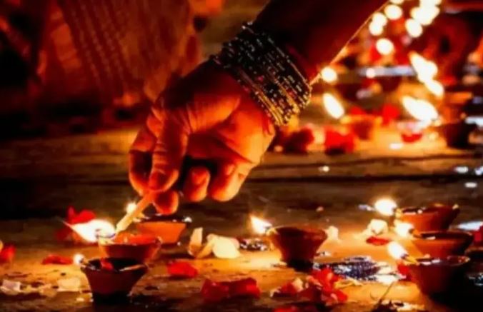 Kartik Purnima 2025 : देवी लक्ष्मी की कृपा पाने के लिए कार्तिक पूर्णिमा पर करें ये आसान उपाए , तिजोरी में चमत्कार हो जाएगा