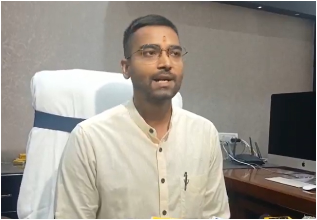 बिहार चुनाव: उपेंद्र कुशवाहा के बेटे ने मां के खिलाफ निर्दलीय प्रत्याशी को दिया समर्थन, एनडीए सरकार ने बनाया मंत्री