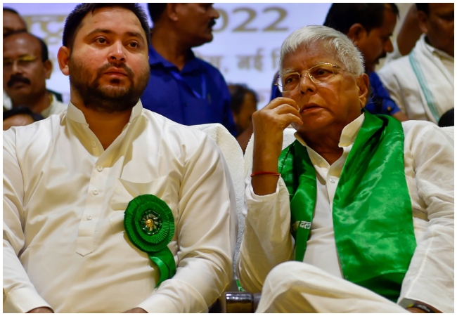 बिहार में हार बाद ‘जयचंदों’ की पहचान में जुटी आरजेडी, बड़ा एक्शन लेने की तैयारी