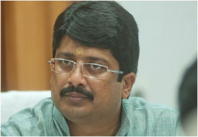 Delhi Blast : राजा भैया ने ब्लास्ट को लेकर किया तीखा प्रहार, बोले- बंटोगे तो कटोगे,वन्दे मातरम्