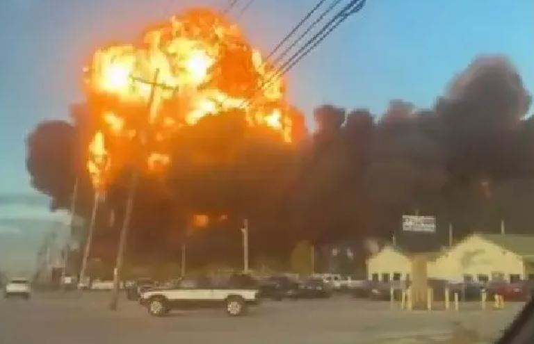 US cargo plane crashes : अमेरिका के केंटकी में क्रैश हुआ कार्गो विमान ,  हादसे में 7 लोगों की मौत